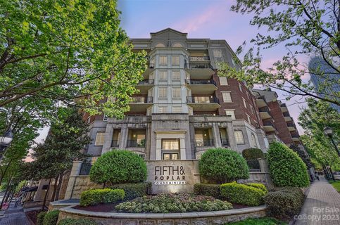 300 W 5th Street 711