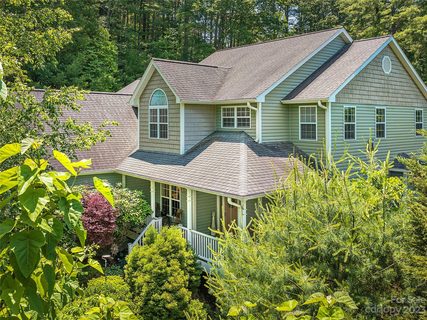 118 Sunny Ridge Drive sold home in Sunny Ridge Estates, Asheville, NC