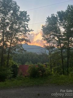 11 Hamlet Drive 11-12 sold home in Cane River Hamlet, Burnsville, NC