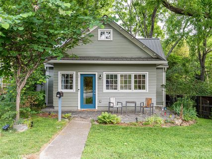 39 Magnolia Avenue
