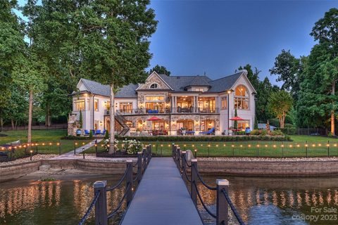 148 Lightship Drive