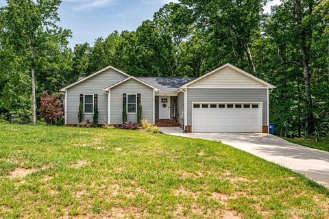 823 Limerick Drive sold home in Goodwill Acres, Dallas, NC