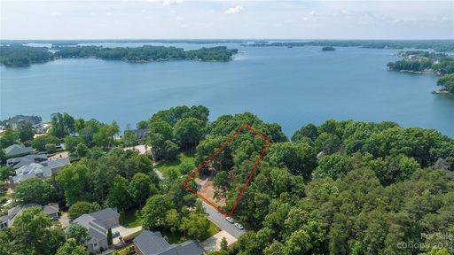 8134 Bay Pointe Drive sold home in West Bay, Denver, NC