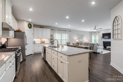 8204 Bretton Woods Drive sold home in Mint Hill Commons, Mint Hill, NC