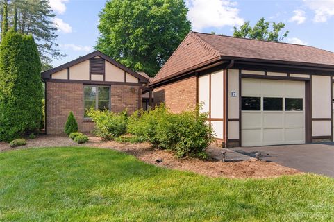 17 Bradford Circle sold townhome in 10 Country Club, Waynesville, NC