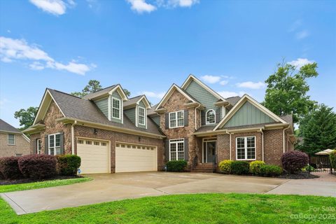 120 Woodstream Circle sold home in Norman Woods, Mooresville, NC