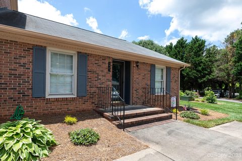 235 Pointe Circle