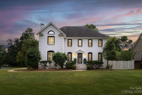 11740 Provincetowne Drive sold home in Williamsburg, Charlotte, NC