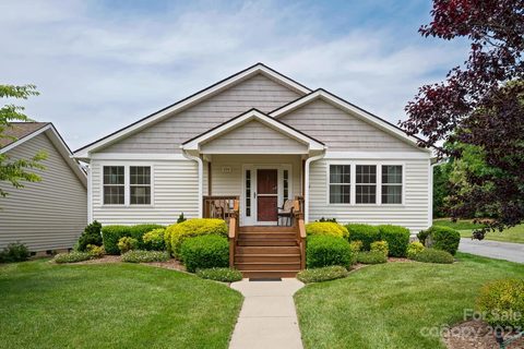 226 Highland Golf Drive sold townhome in Highland Golf Villas, Flat Rock, NC
