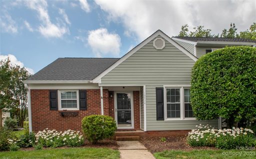 10934 Winterbourne Court sold townhome in Kensington At Raintree, Charlotte, NC