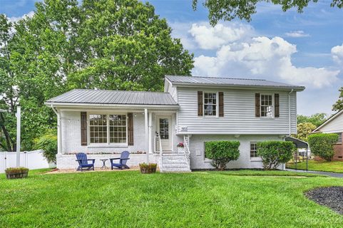 1901 Bentley Place sold home in Country Club, Charlotte, NC