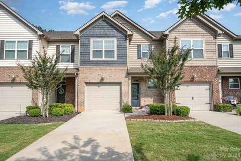 206 Ascot Run Way