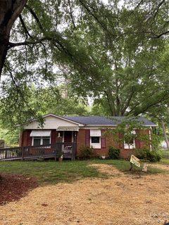 724 Pondella Drive