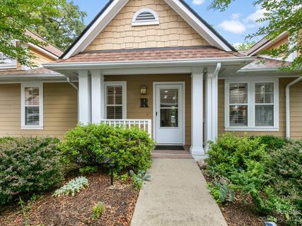 802 Woodlea Court