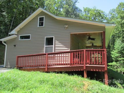 226 Cedar Creek Farm Road sold home in Cedar Creek Farms, Tuckasegee, NC