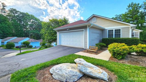 301 Ewarts Hill Road sold home in Duncraggen, Hendersonville, NC
