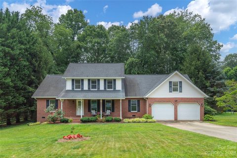 2 Cambridge Drive sold home in High Meadows, Candler, NC