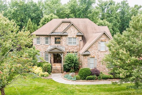 1015 Westbury Drive
