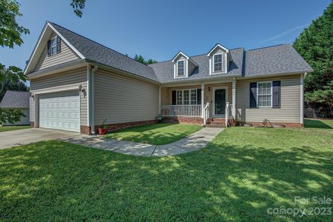 1250 Laurel Woods Drive sold home in Crowders Woods, Gastonia, NC