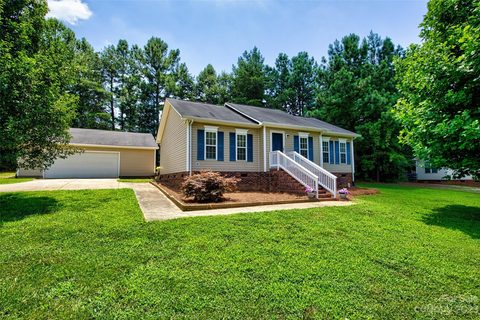 3465 Mooring Place sold home in Anchors Landing, Sherrills Ford, NC