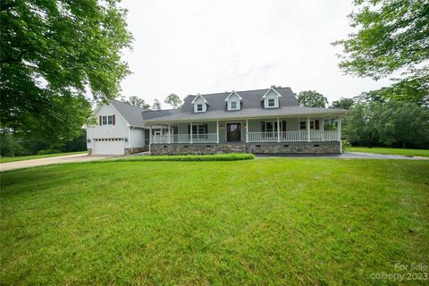 240 Spring Meadows Lane sold home in Spring Meadows, Statesville, NC