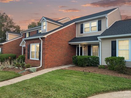 10914 Winterbourne Court sold townhome in Kensington At Raintree, Charlotte, NC