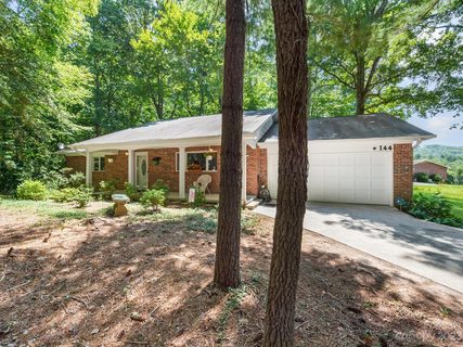 144 Burge Mountain Road sold home in Brookside Manor, Hendersonville, NC