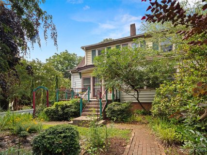293 Hillside Street sold home in Hillside Park, Asheville, NC