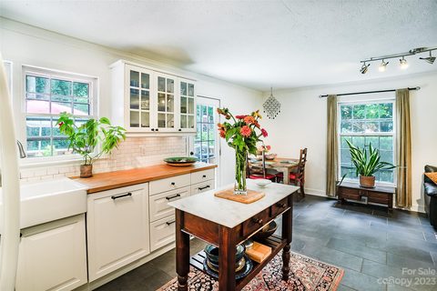 311 W Lake Avenue sold home in Felix Lake, Hendersonville, NC