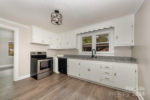 1200 Kenly Street sold home in Green Hills, Salisbury, NC