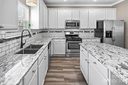 5810 Parkstone Drive sold home in Matthews, SC