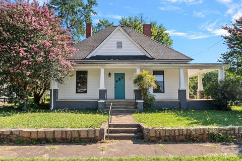 118 Heilig Avenue