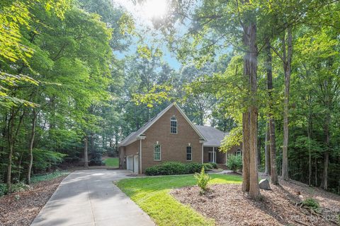 426 Farm Branch Drive sold home in Huntington Farms, Fort Mill, SC