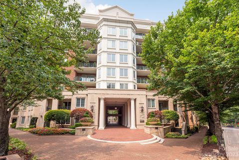 300 W 5th Street 501