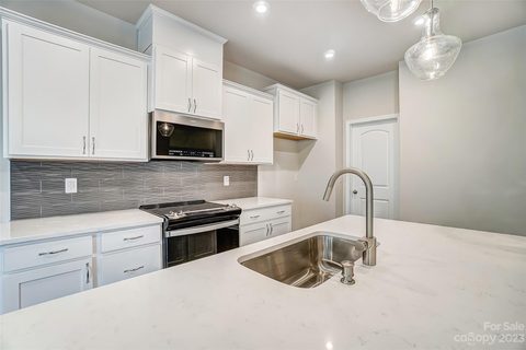 4503 Iron Oak Lane 345/Adriana/FC3