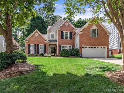 15733 Gathering Oaks Drive