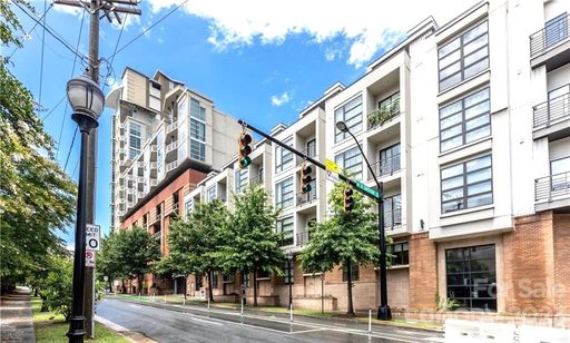 525 6th Street 106 sold home in Court 6, Charlotte, NC