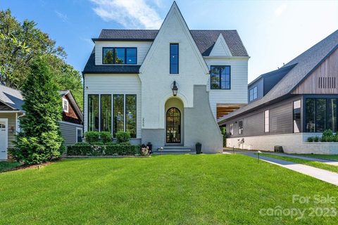 2229 Bay Street