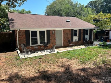 1109 Pinewood Road
