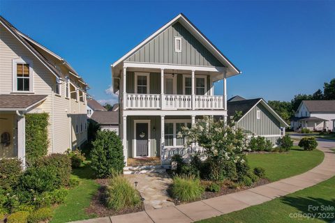 724 Bluff Loop Road