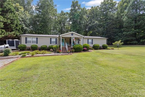 5027 Pine Springs Drive sold home in Pine Springs, Bessemer City, NC