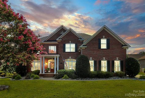 558 Ballymote Court