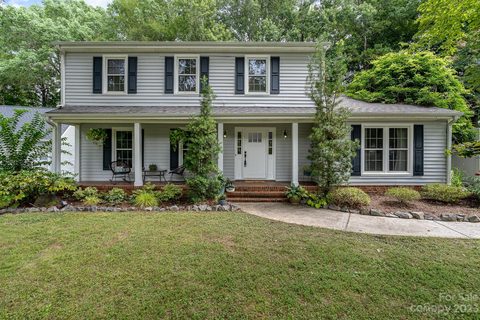 526 Sunnywood Lane
