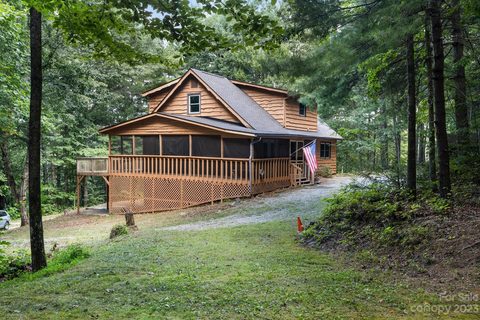 107 Pearce Lane sold home in Green River Estates, Saluda, NC