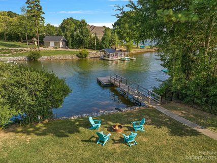 2680 Southern Breeze Drive sold home in Island Point, Sherrills Ford, NC