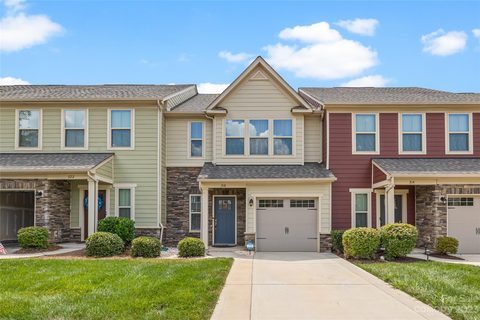 318 Willow Wood Court sold home in Park Meadows, Matthews, NC