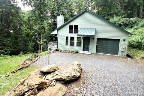 661 Apple Creek Road sold home in Apple Creek Acres, Waynesville, NC
