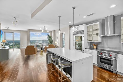 333 W Trade Street 2404