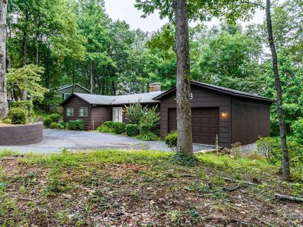 5475 Pine Ridge Drive sold home in Pine Mountain Lakes, Connelly Springs, NC