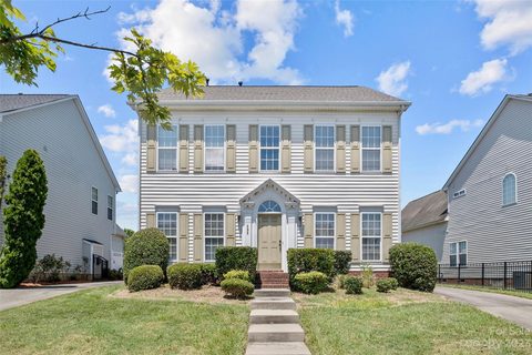 585 Lansfaire Avenue